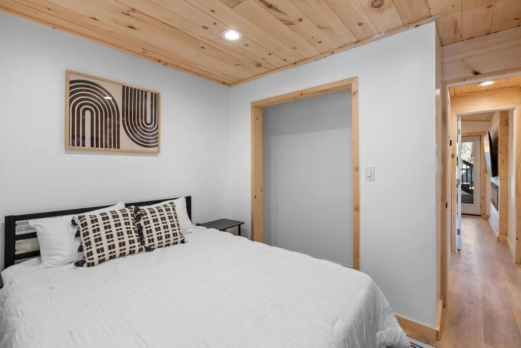 New! Modern Cabin With Two Decks, Bar & Game Room! Gatlinburg Εξωτερικό φωτογραφία