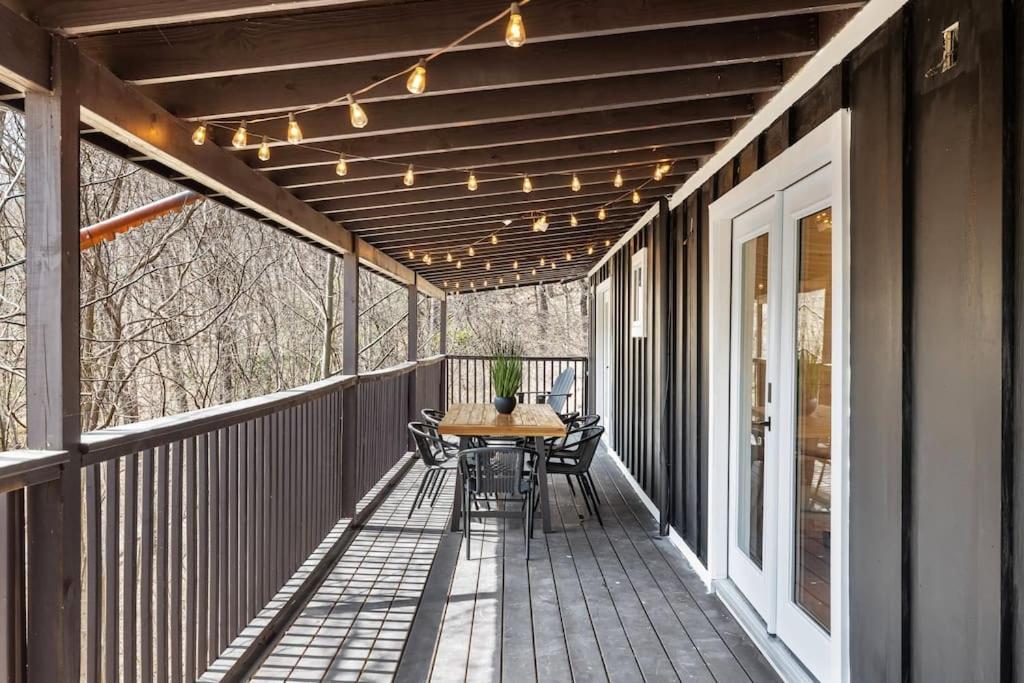 New! Modern Cabin With Two Decks, Bar & Game Room! Gatlinburg Εξωτερικό φωτογραφία