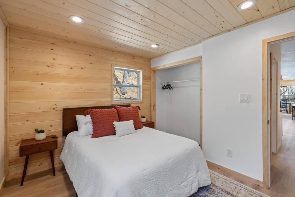 New! Modern Cabin With Two Decks, Bar & Game Room! Gatlinburg Εξωτερικό φωτογραφία